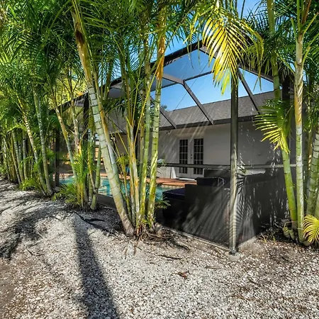 Welcome To Paradise - A Weekly Beach Rental Home